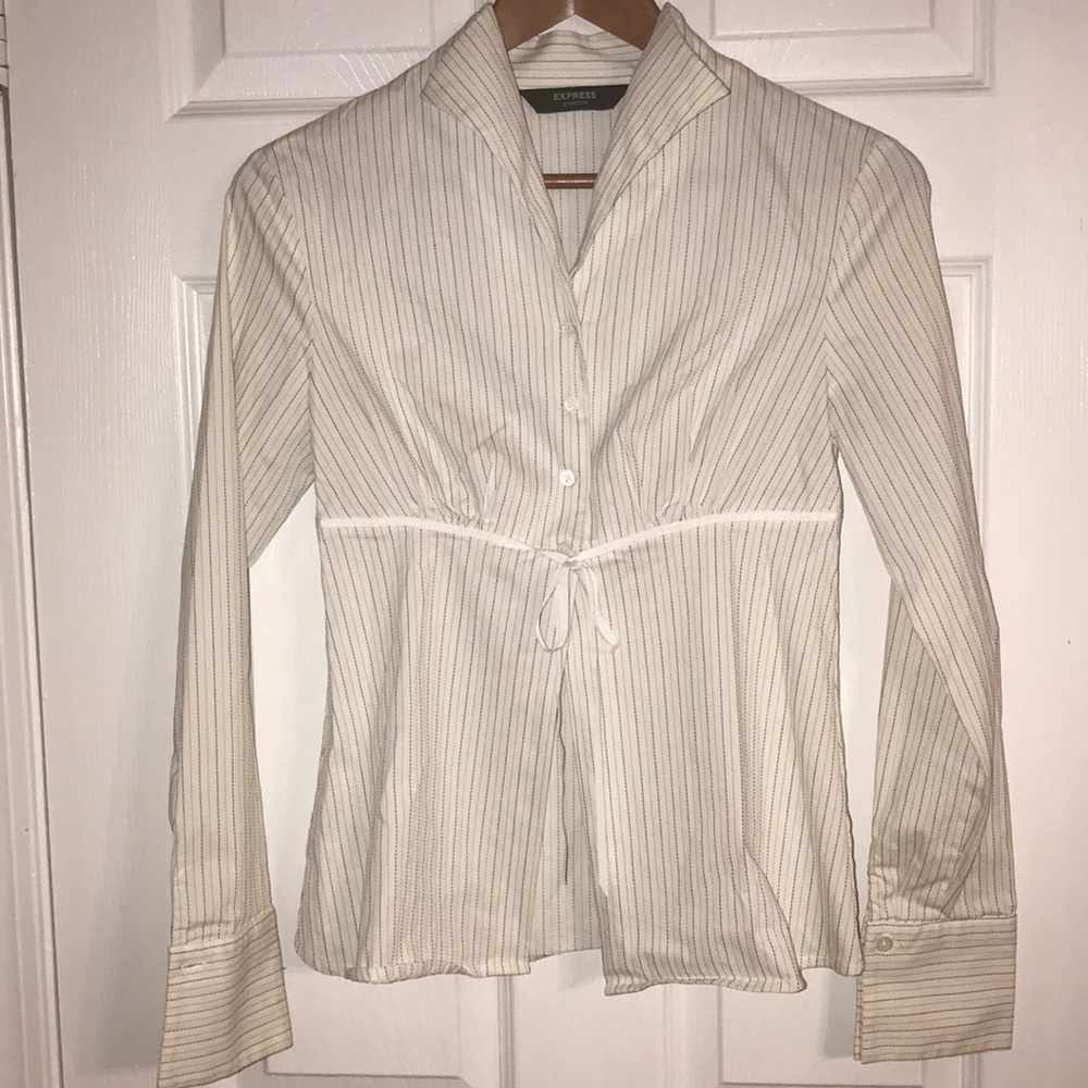 EXPRESS WOMEN’S HALF BUTTON DOWN STRIPE TOP